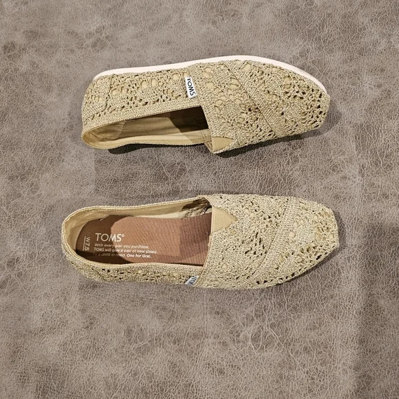 Toms Metallic Gold Crochet Shoes - Picture 3 of 7